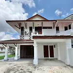 Corner House Near Midvalley Jb